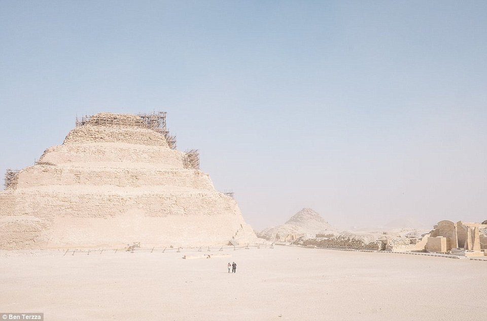 Ερήμωσαν οι Πυραμίδες -Οι τουρίστες εγκατέλειψαν την Αίγυπτο [εικόνες] | iefimerida.gr 3