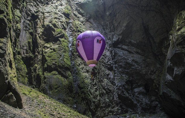 Ταξίδι από το κέντρο της Γης -Η πρώτη υπόγεια πτήση με αερόστατο [εικόνες] | iefimerida.gr 2