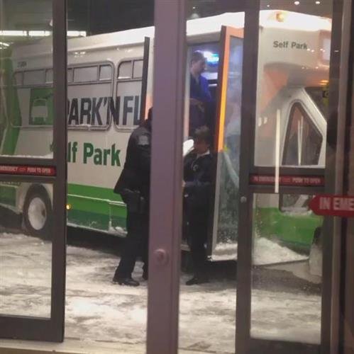 Παραλίγο νέα αεροπορική τραγωδία με Airbus A320 -23 τραυματίες από ανώμαλη προσγείωση [εικόνες & βίντεο] | iefimerida.gr 2