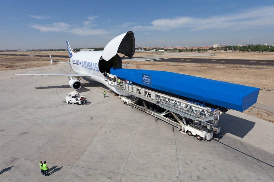 Η... φάλαινα των αιθέρων στο «Ελευθέριος Βενιζέλος» -Το εντυπωσιακό αεροσκάφος Beluga της Airbus [εικόνα] | iefimerida.gr 7