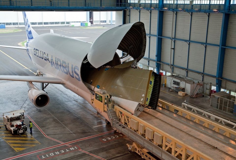 Η... φάλαινα των αιθέρων στο «Ελευθέριος Βενιζέλος» -Το εντυπωσιακό αεροσκάφος Beluga της Airbus [εικόνα] | iefimerida.gr 2