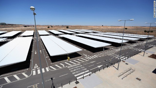 Στο σφυρί αεροδρόμιο-φάντασμα στην Ισπανία – Το σύμβολο ενός πάλαι ποτέ κατασκευαστικού παραδείσου [εικόνες]  | iefimerida.gr 1