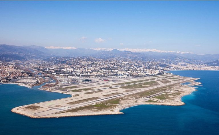 Κατεβαίνοντας από τα σύννεφα -Τα αεροδρόμια με την πιο μαγική θέα από ψηλά [εικόνες] | iefimerida.gr 2