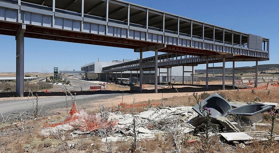 Στο σφυρί αεροδρόμιο-φάντασμα στην Ισπανία – Το σύμβολο ενός πάλαι ποτέ κατασκευαστικού παραδείσου [εικόνες]  | iefimerida.gr 0