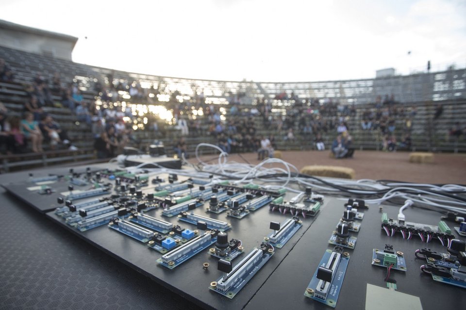 Ολονύχτιο εικαστικό πρότζεκτ στην Ελευσίνα -Απο τις 21:00 το βράδυ έως τις 07:00 το πρωί [πρόγραμμα]  | iefimerida.gr 1