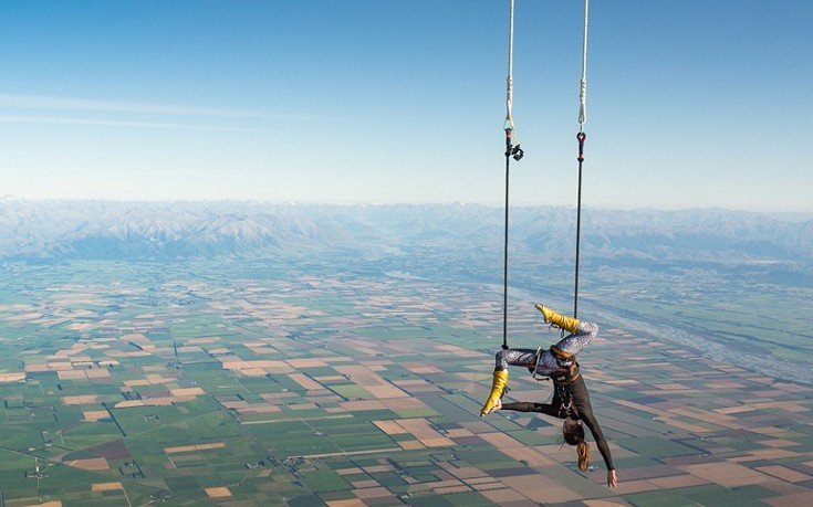 Η χορεύτρια των αιθέρων: Αθλήτρια αιωρείται από το αερόστατο και κόβει την ανάσα [εικόνες&βίντεο]  | iefimerida.gr 0