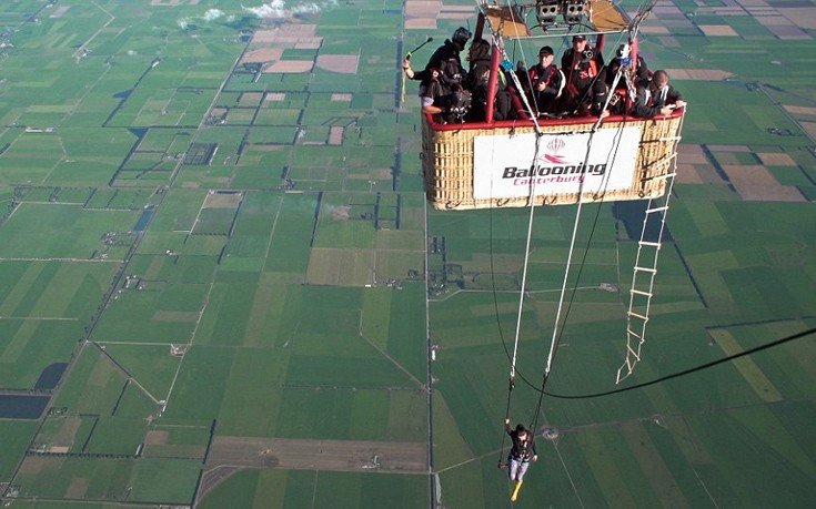 Η χορεύτρια των αιθέρων: Αθλήτρια αιωρείται από το αερόστατο και κόβει την ανάσα [εικόνες&βίντεο]  | iefimerida.gr 4