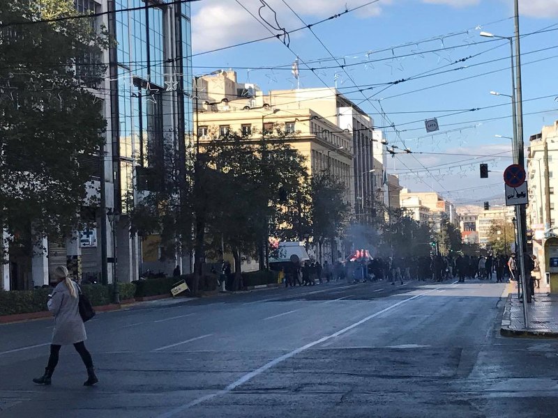 Κουκουλοφόροι διέλυσαν τα πάντα το πρωί της Τετάρτης στο κέντρο της Αθήνας [εικόνες & βίντεο] | iefimerida.gr 27