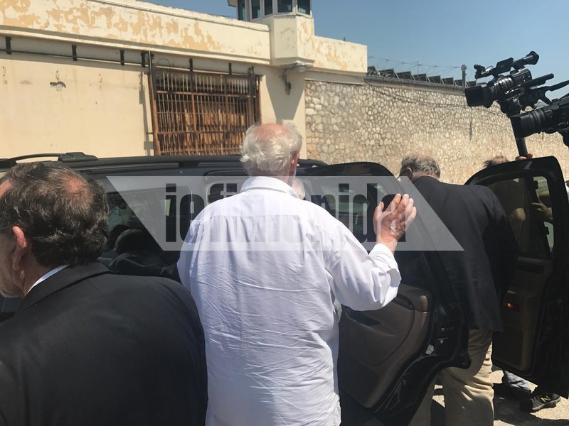 Εκτός φυλακής, καταβεβλημένος, ο Τσοχατζόπουλος: Δεν είμαι στα καλύτερά μου | iefimerida.gr 10