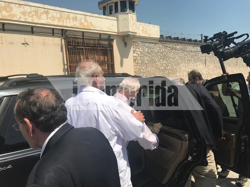 Εκτός φυλακής, καταβεβλημένος, ο Τσοχατζόπουλος: Δεν είμαι στα καλύτερά μου | iefimerida.gr 11