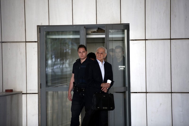 Σημίτης «καρφώνει» Ακη: Ηταν αντίθετος σε περικοπές εξοπλισμών -Ασφαλώς γίνονται δωροδοκίες | iefimerida.gr 1