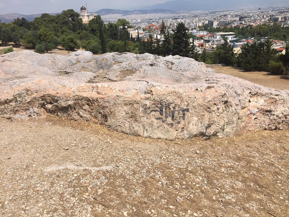 Απαράδεκτο: Νέα κρούσματα γκράφιτι στην αρχαιολογική περιοχή της Ακρόπολης [εικόνες] | iefimerida.gr 2