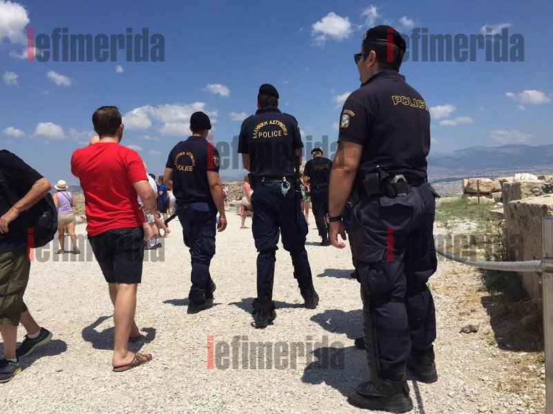 Οι νεολαίοι του ΣΥΡΙΖΑ προσπάθησαν να βάλουν το «Οχι» στην Ακρόπολη [εικόνες] | iefimerida.gr 5