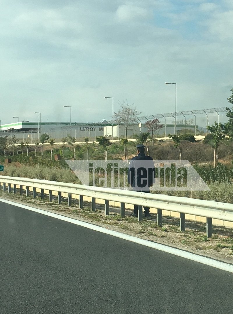 Αφιξη Ομπάμα -Ακροβολισμένοι αστυνομικοί στο αεροδρόμιο και έξω από το «Ελευθέριος Βενιζέλος» [εικόνες] | iefimerida.gr 1