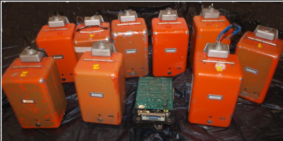 Εισβάλλουν στα λεωφορεία και ξηλώνουν τα ακυρωτικά μηχανήματα των εισιτηρίων [εικόνα]  | iefimerida.gr 0