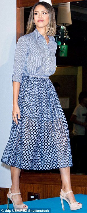 Πώς η Jessica Alba έγινε η πιο πλούσια αυτοδημιούργητη γυναίκα των ΗΠΑ πουλώντας πάνες [εικόνες]  | iefimerida.gr 3