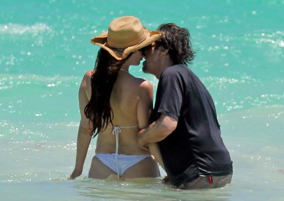 Ο Αλ Πατσίνο δεν ξεκολλάει από την κατά 40 χρόνια μικρότερη σύντροφό του [εικόνες] | iefimerida.gr 0