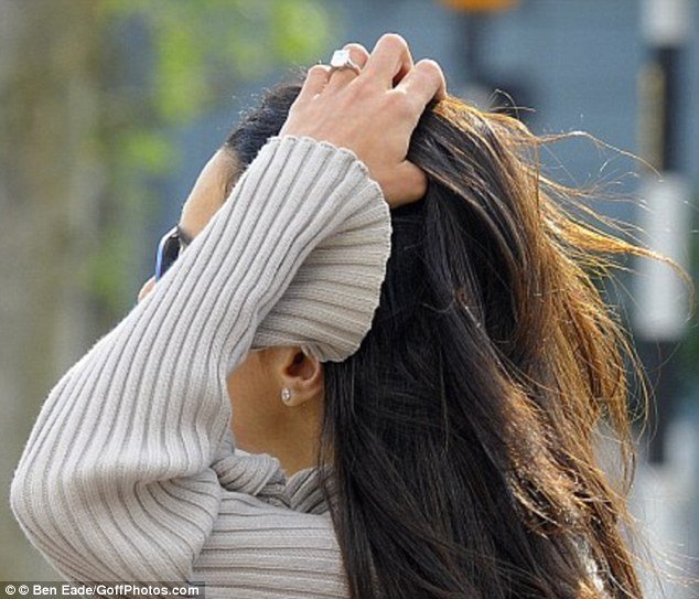 Γιατί η Αμάλ Αλαμουντίν πέταξε από το δάχτυλό της το μονόπετρο των 645.000 ευρώ που της χάρισε ο Τζορτζ Κλούνεϊ [εικόνες] | iefimerida.gr 3