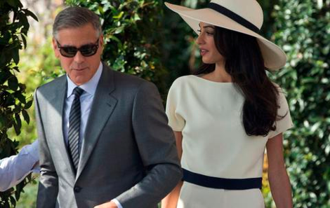 Εγινε και ο πολιτικός γάμος Τζορτζ Κλούνεϊ-Αμάλ Αλαμουντίν: Η ανατρεπτική εμφάνιση της νύφης  [εικόνες] | iefimerida.gr 0