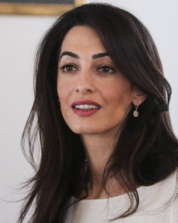 H Αλαμουντίν ανακηρύχθηκε το πιο συναρπαστικό πρόσωπο της χρονιάς [εικόνες & βίντεο] | iefimerida.gr 3