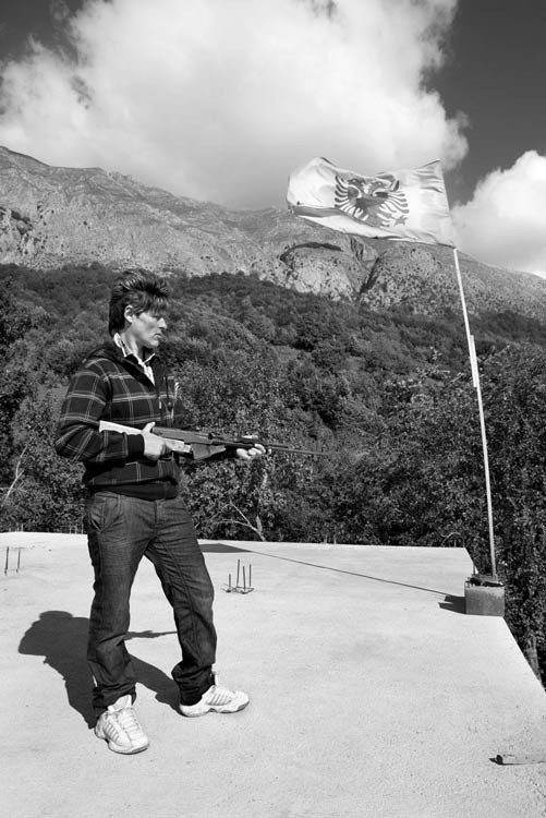 Ενα συγκλονιστικό ρεπορτάζ για τις γυναίκες-παρθένες της Αλβανίας που έζησαν σαν άνδρες [εικόνες] | iefimerida.gr 4