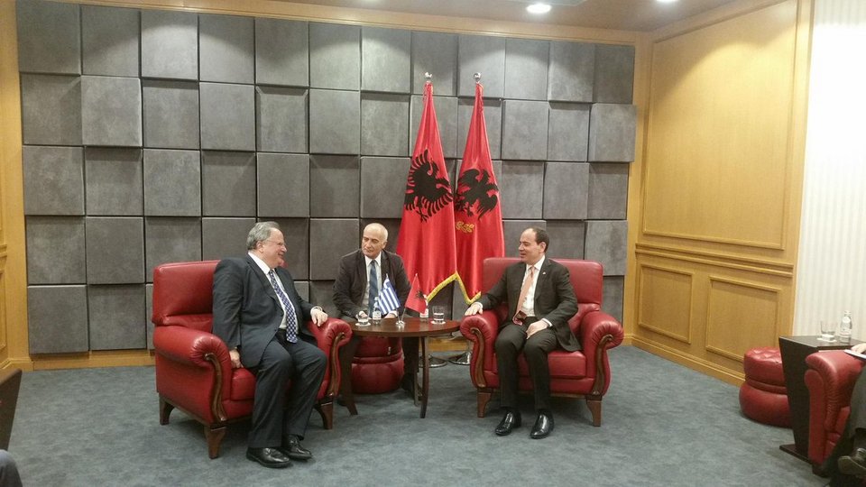 Πρόκληση στην Αλβανία -«Θερμή» υποδοχή στον Κοτζιά από Τσάμηδες | iefimerida.gr 1