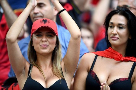 Οι δύο Αλβανίδες που έβαλαν «φωτιά» στο Βελοντρόμ [εικόνες] | iefimerida.gr 4