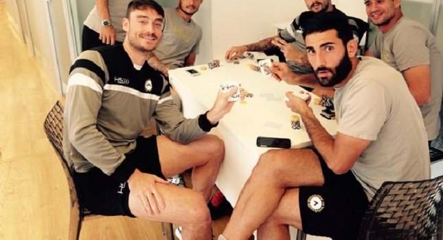 Πρώην ποδοσφαιριστής του Ολυμπιακού άφησε τον αγώνα για το πόκερ [εικόνα] | iefimerida.gr 0