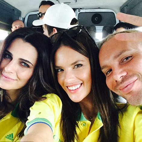 Οταν Ζιζέλ, Λίμα, Αμπρόζιο φορούν τη φανέλα της Βραζιλίας [εικόνες] | iefimerida.gr 1