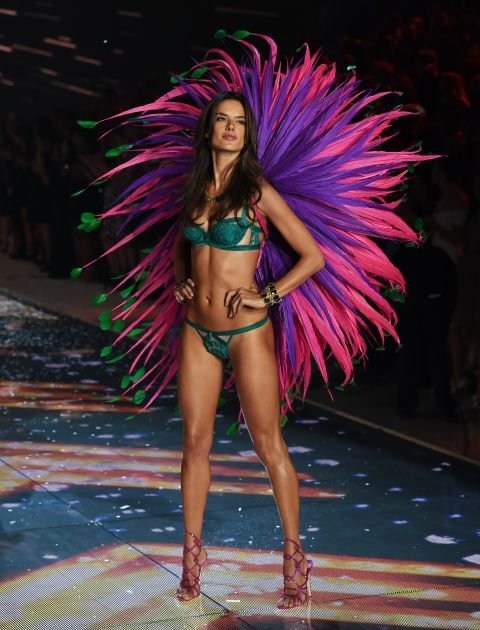 Το φαντασμαγορικό σόου της Victoria's Secret [εικόνες] | iefimerida.gr 3