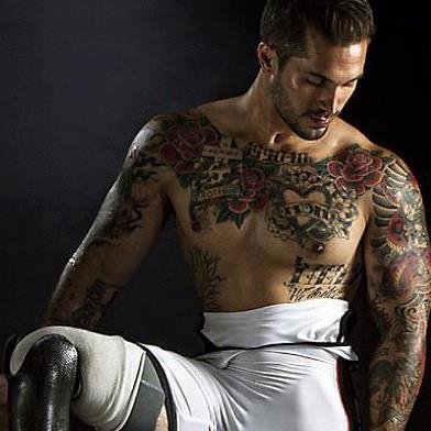 Η συγκλονιστική ιστορία ενός αμερικανού πεζοναύτη: Εχασε το πόδι του στον πόλεμο του Αφγανιστάν και έγινε μοντέλο εσωρούχων [εικόνες] | iefimerida.gr 3