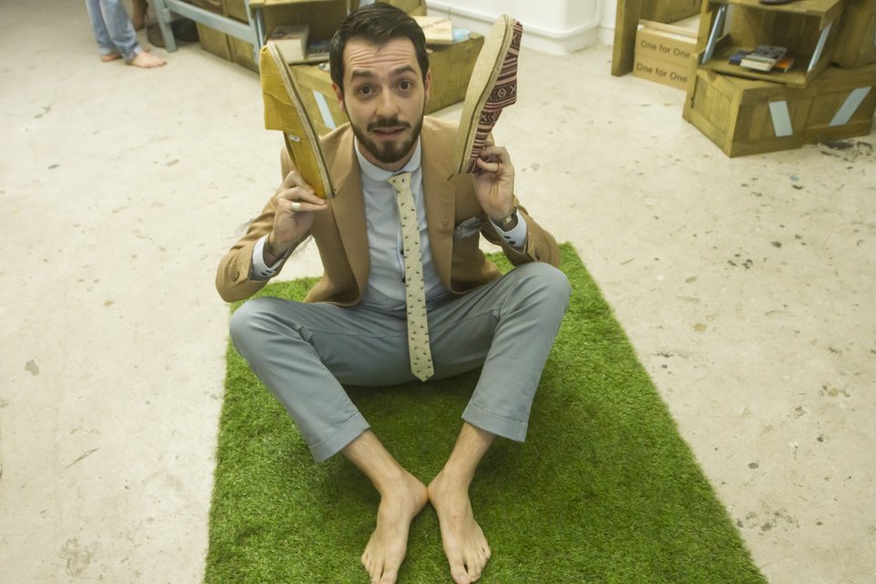 Μία ημέρα χωρίς παπούτσια -Μία εκδήλωση της TOMS με ξεχωριστό μήνυμα [εικόνες&βίντεο] | iefimerida.gr 0