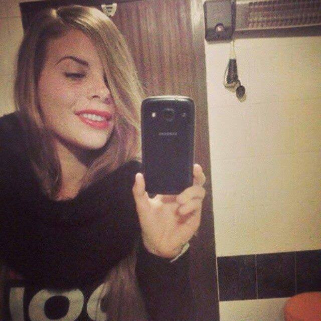 Αυτή είναι η νεότερη οδηγός στην Ελλάδα: Είναι ξανθιά, γαλανομάτα και πανέμορφη [εικόνες] | iefimerida.gr 2