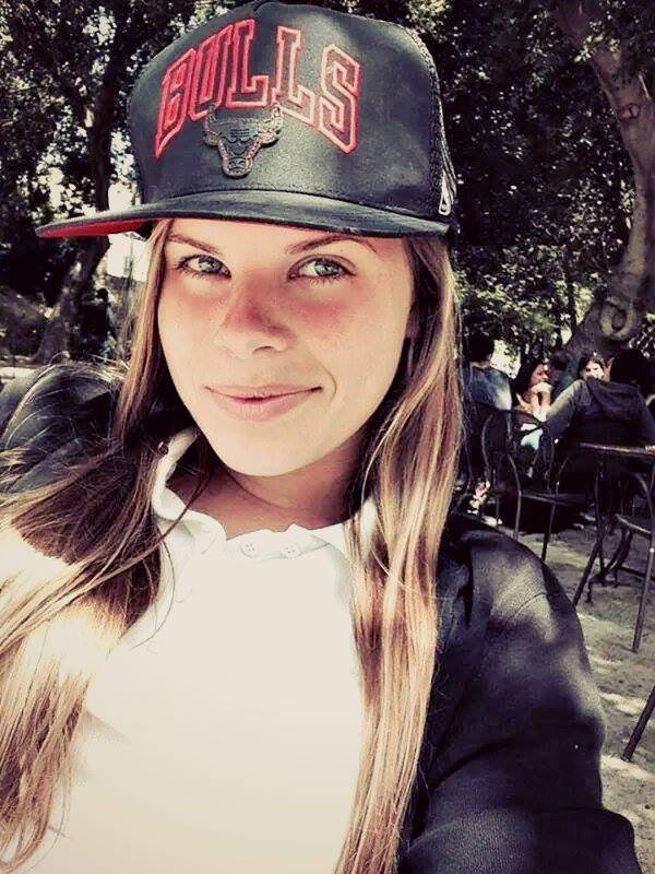 Αυτή είναι η νεότερη οδηγός στην Ελλάδα: Είναι ξανθιά, γαλανομάτα και πανέμορφη [εικόνες] | iefimerida.gr 3