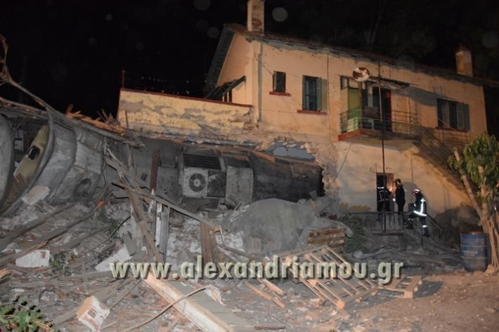 Συγκλονιστική μαρτυρία στο Αδενδρο: «Είδα το τρένο να εισβάλλει στο σπίτι του γείτονά μου» | iefimerida.gr 0