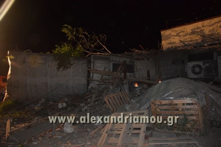 Συγκλονιστική μαρτυρία στο Αδενδρο: «Είδα το τρένο να εισβάλλει στο σπίτι του γείτονά μου» | iefimerida.gr 1