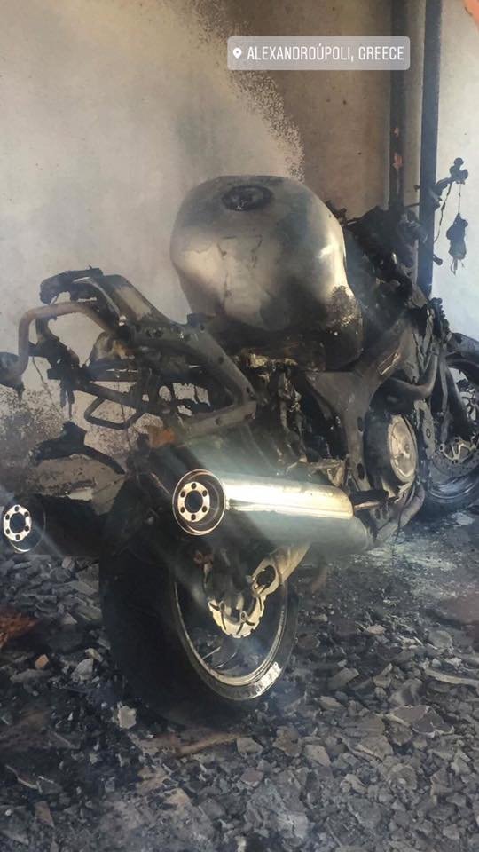 Ισχυρή έκρηξη σε πυλωτή πολυκατοικίας στην Αλεξανδρούπολη [εικόνες] | iefimerida.gr 2