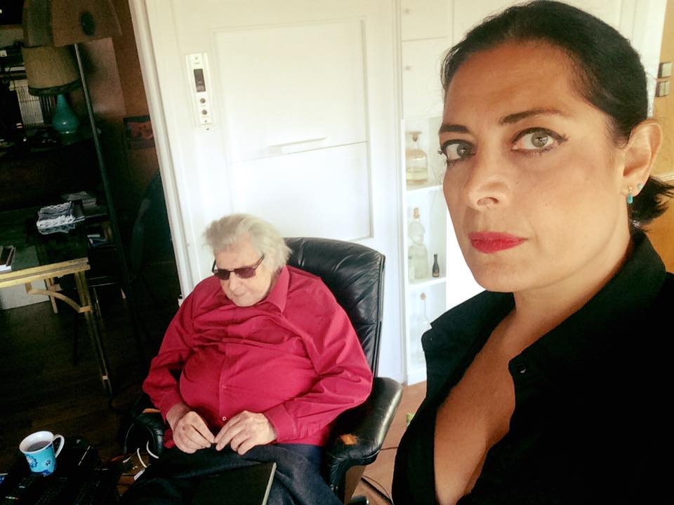 Η Αλέξια βγάζει selfie με τον Μίκη Θεοδωράκη [εικόνες] | iefimerida.gr 4