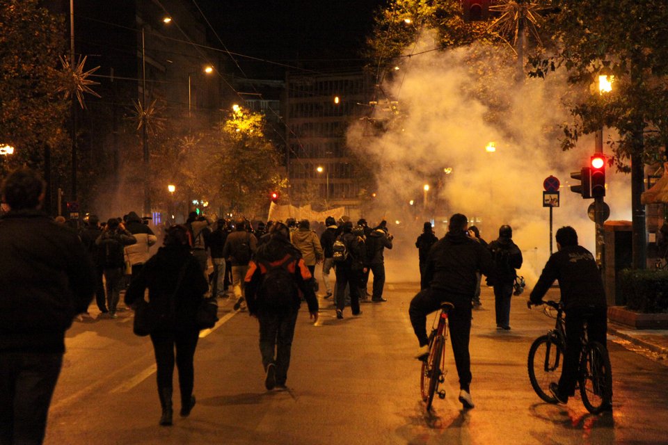 Πέντε χρόνια πριν... Οταν ο Αλέξης Γρηγορόπουλος έπεφτε νεκρός στα Εξάρχεια [εικόνες+βίντεο] | iefimerida.gr 6