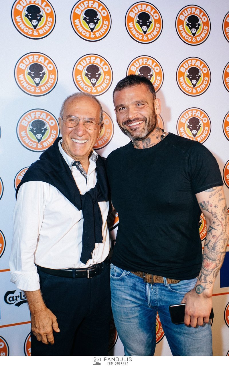 Επίσημα εγκαίνια για το Buffalo Wings & Rings [εικόνες] | iefimerida.gr 0