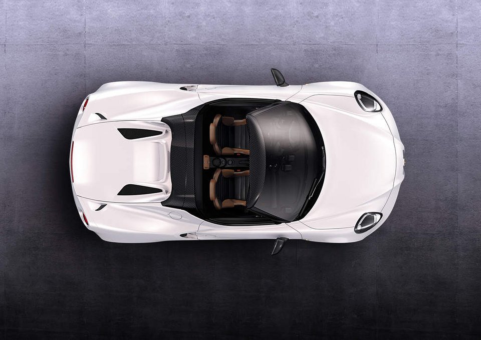 H Αlfa Romeo 4C έχασε την οροφή της | iefimerida.gr 0