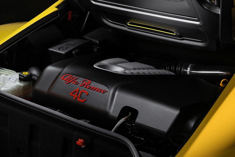 Επίσημη πρεμιέρα της Alfa Romeo 4C Spider | iefimerida.gr 5