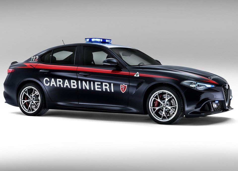 Μια Giulia για τους Ιταλούς αστυνομικούς [εικόνες] | iefimerida.gr 2