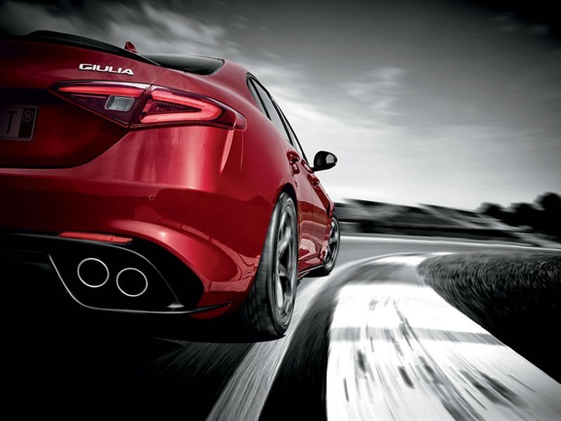 Μια Alfa Romeo με ψυχή Ferrari προκαλεί τον γερμανικό ανταγωνισμό [εικόνες] | iefimerida.gr 8