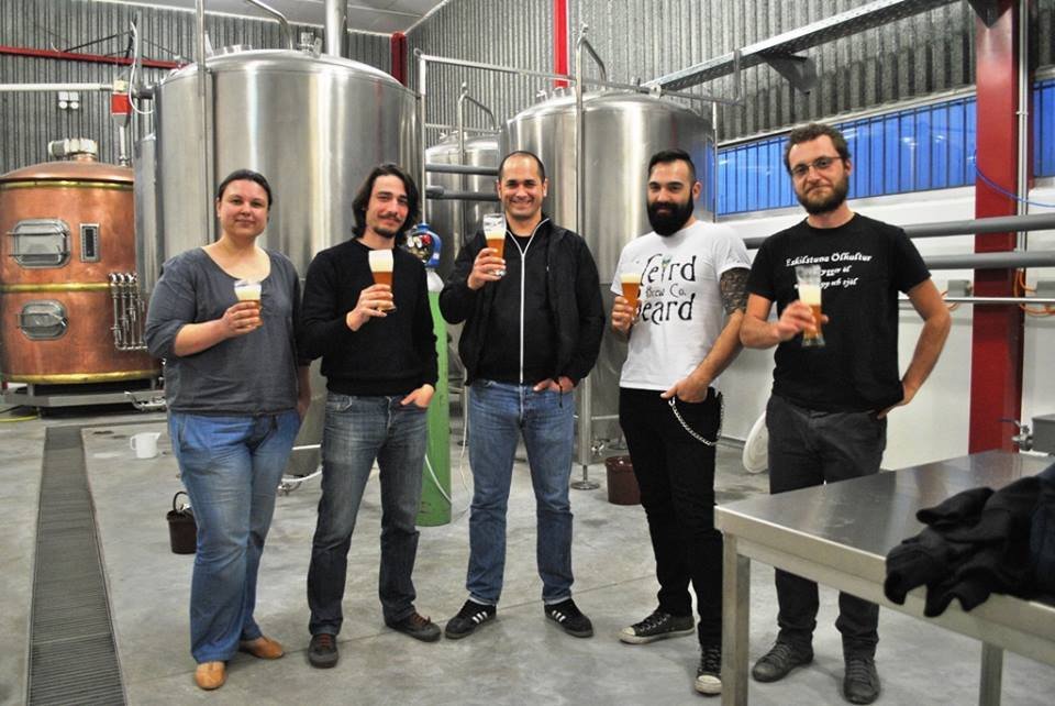 Success story: 4 νέοι από τη Θεσσαλονίκη παράτησαν τις δουλειές τους και φτιάχνουν «Αλη» (με ένα λ) μπύρα [εικόνες] | iefimerida.gr 0