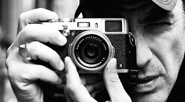 Ο Αλιάγας πουλάει καρτ ποστάλ για να χρηματοδοτήσει ασθενοφόρα στην Ελλάδα [εικόνες] | iefimerida.gr 2