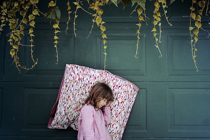 Koιμάμαι: Το απίστευτο φωτογραφικό πρότζεκτ μιας Γαλλίδας παντού έξω στην πόλη [εικόνες] | iefimerida.gr 0