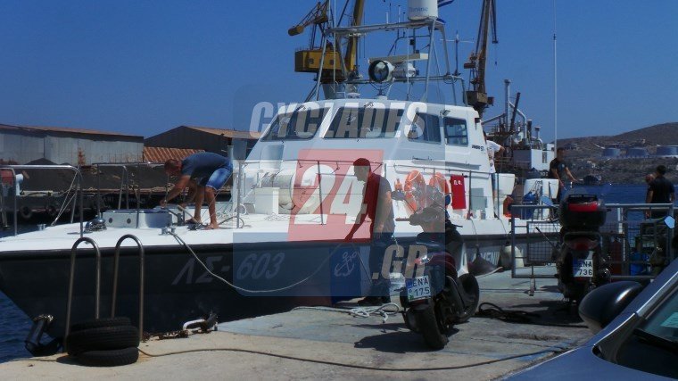 Bυθίστηκε μικρό σκάφος έξω από το λιμάνι της Σύρου -Σώος ο 46χρονος ιδιοκτήτης [εικόνες] | iefimerida.gr 0