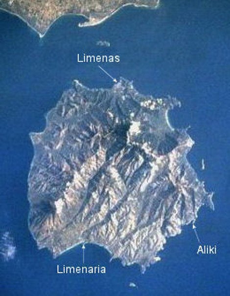 Το λατομείο της Θάσου που έδωσε τα μάρμαρα στην Αμφίπολη -Μισοβυθισμένο στην ωραιότερη παραλία του νησιού [εικόνες]  | iefimerida.gr 12