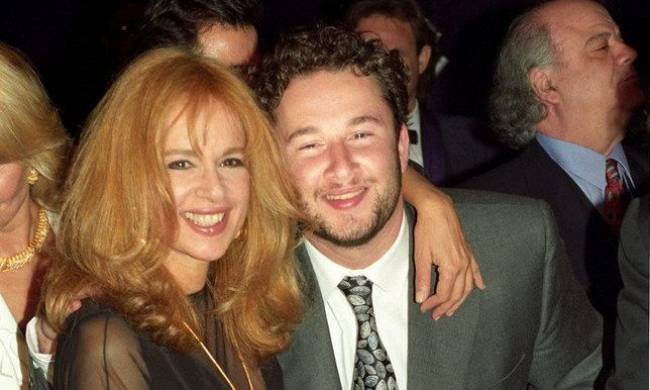 Δύο μνημόσυνα για την Αλίκη Βουγιουκλάκη [εικόνες] | iefimerida.gr 1